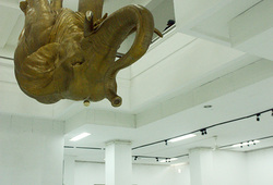 Gajah Tergantung